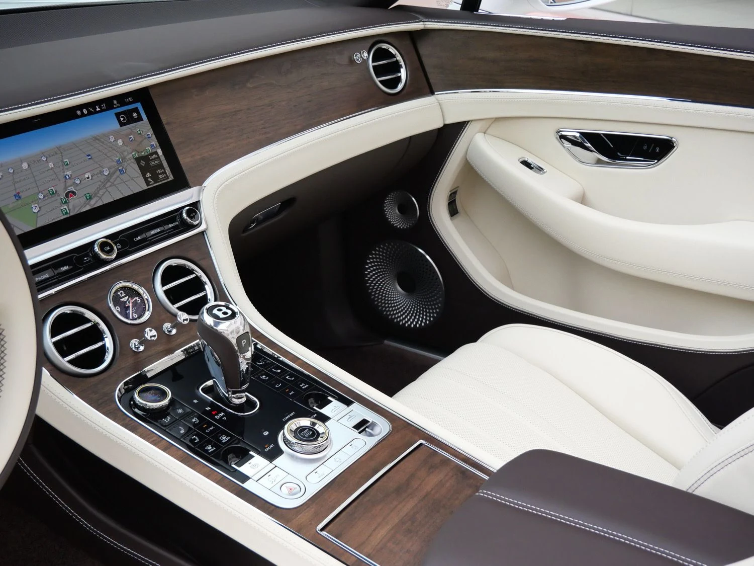 2026 Bentley Continental GTC interior, Linen