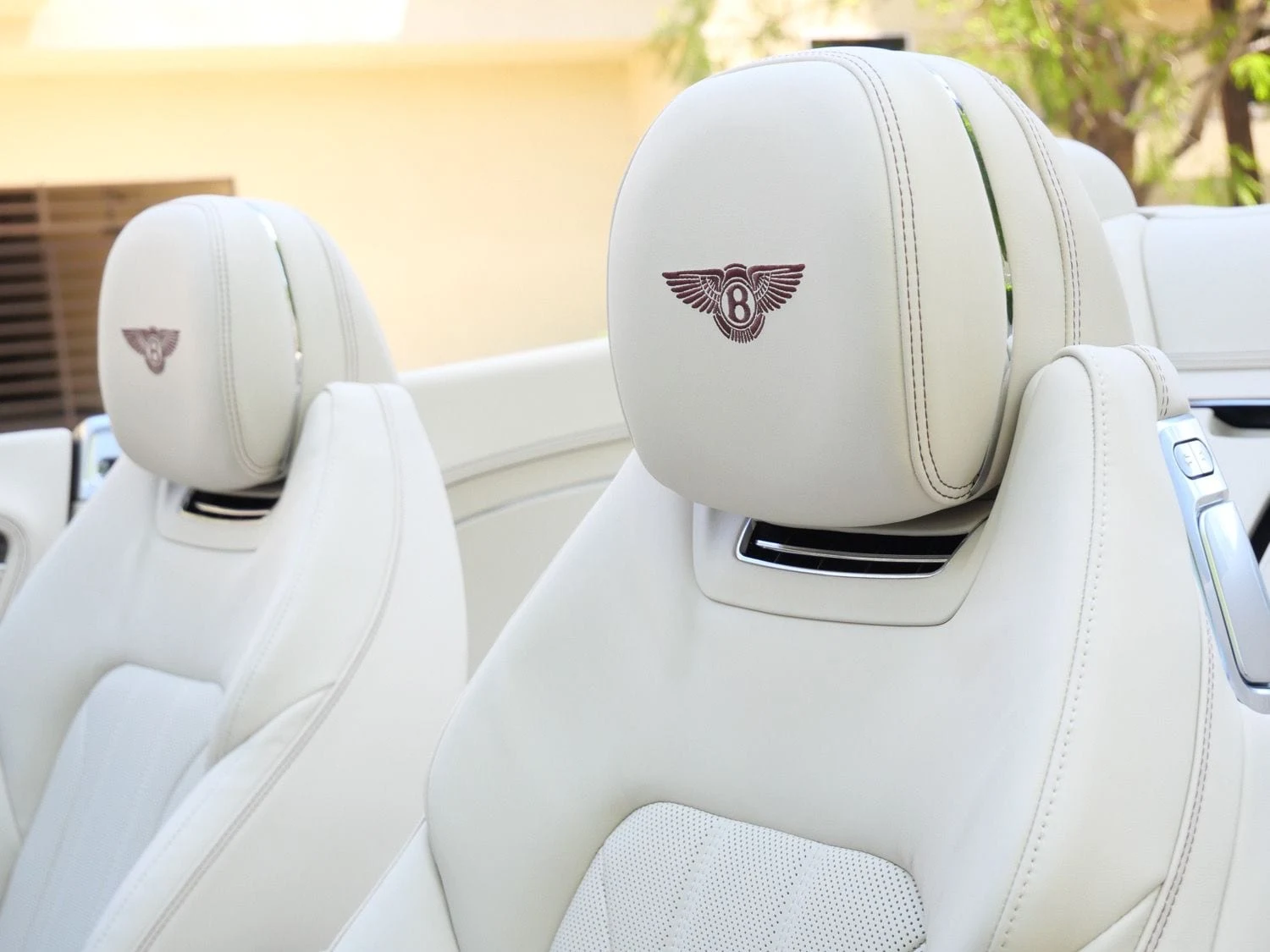 2026 Bentley Continental GTC interior, seats, Linen