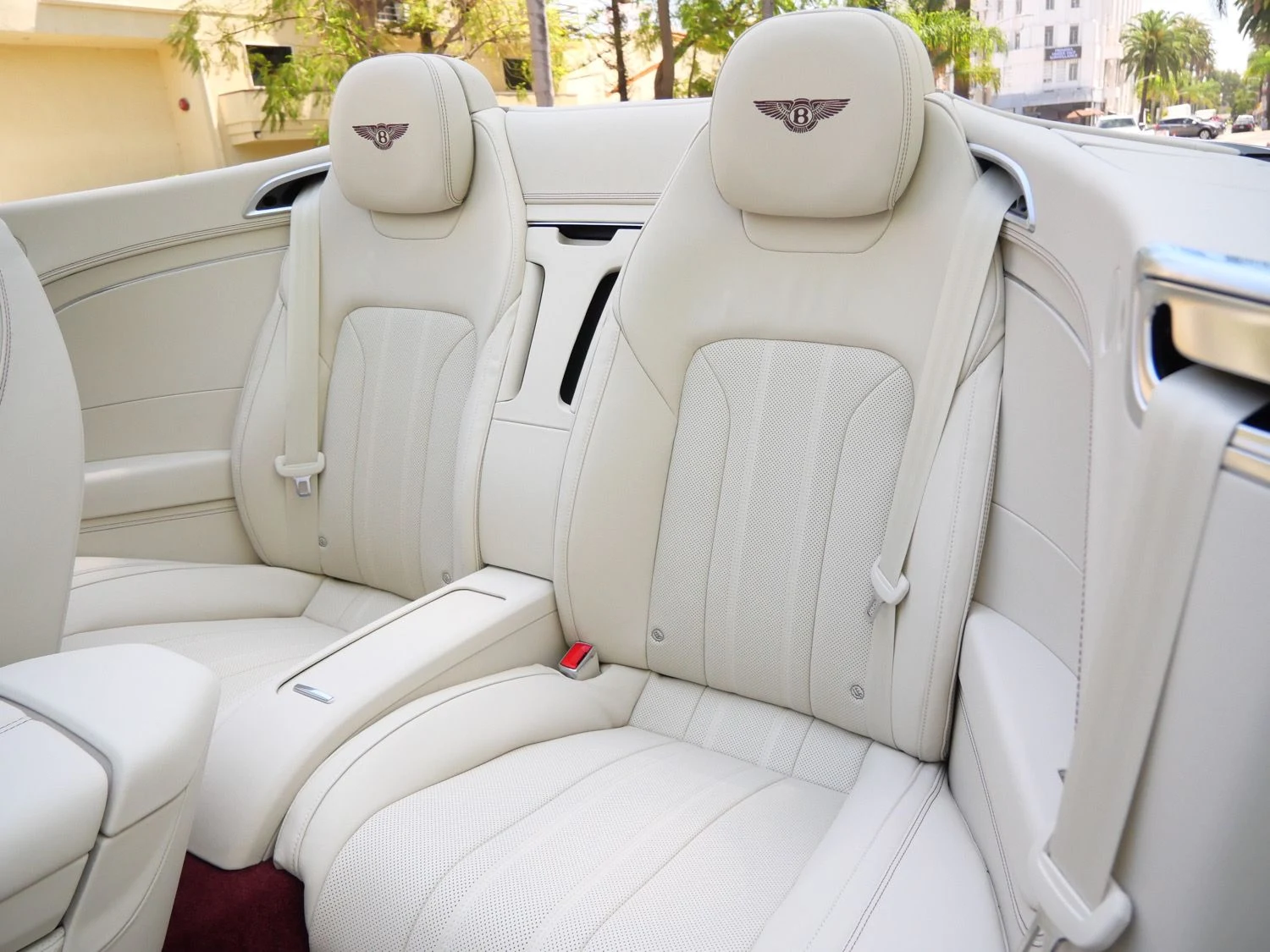 2026 Bentley Continental GTC interior, seats, Linen