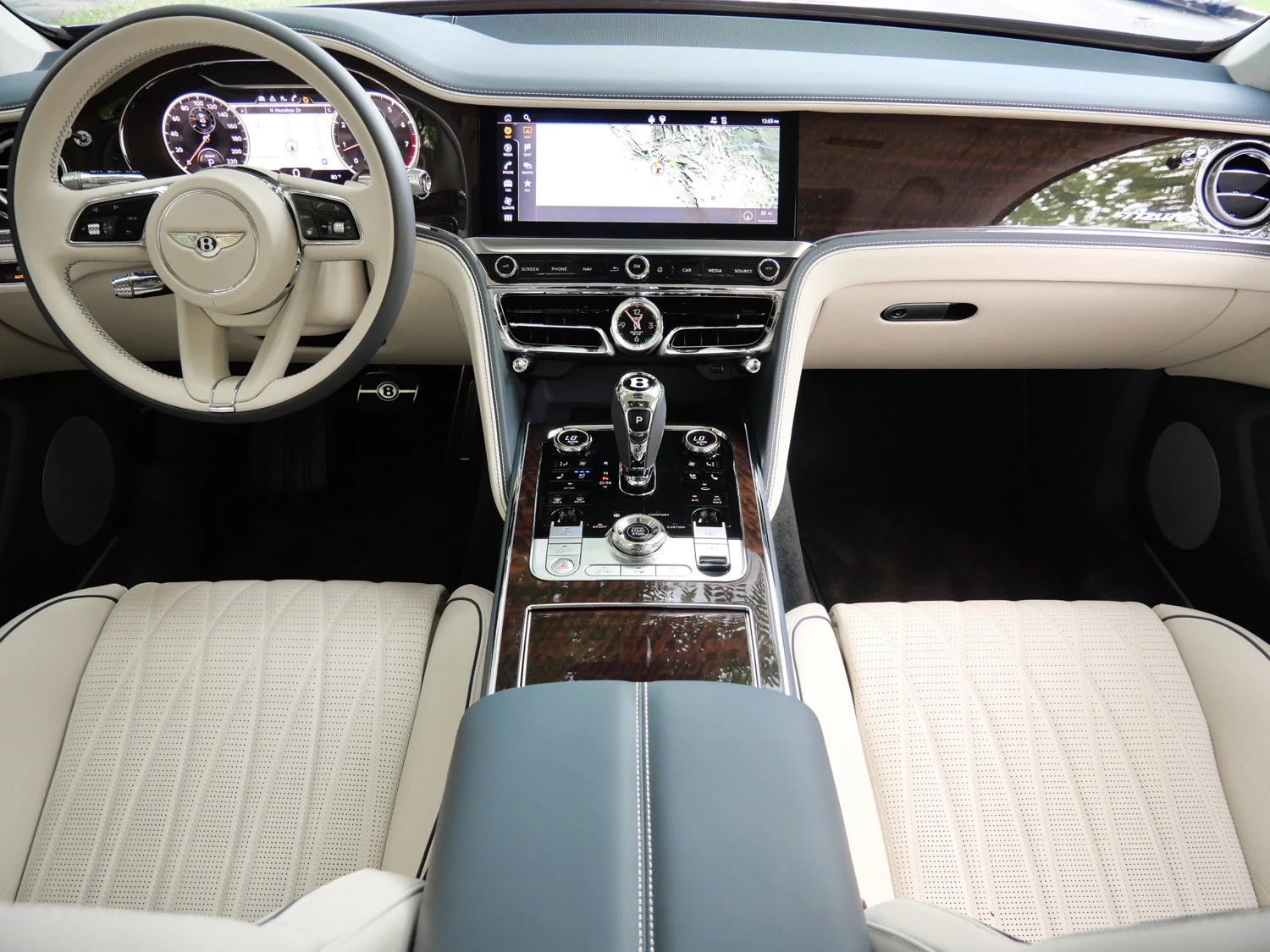 2023 Bentley Flying Spur Azure interior, Linen