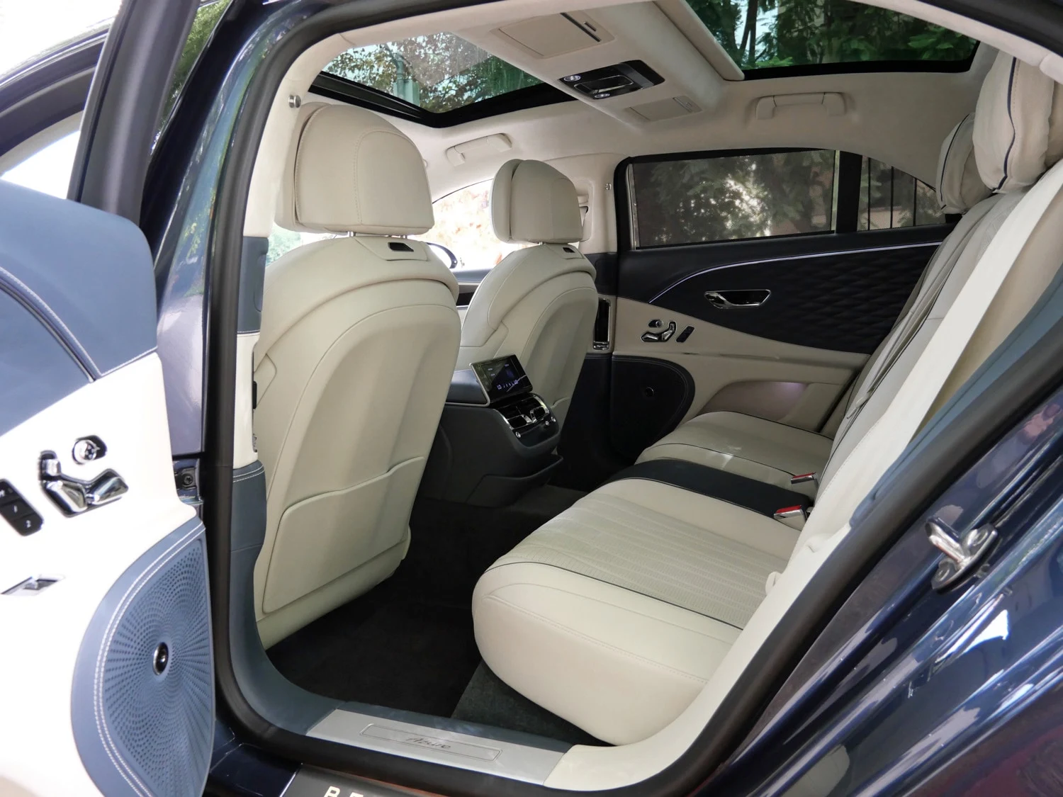 2023 Bentley Flying Spur Azure interior, seats, Linen