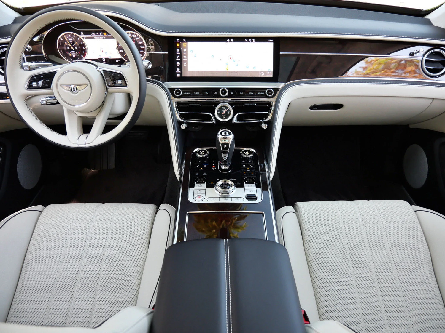 2023 Bentley Flying Spur Hybrid interior, Linen