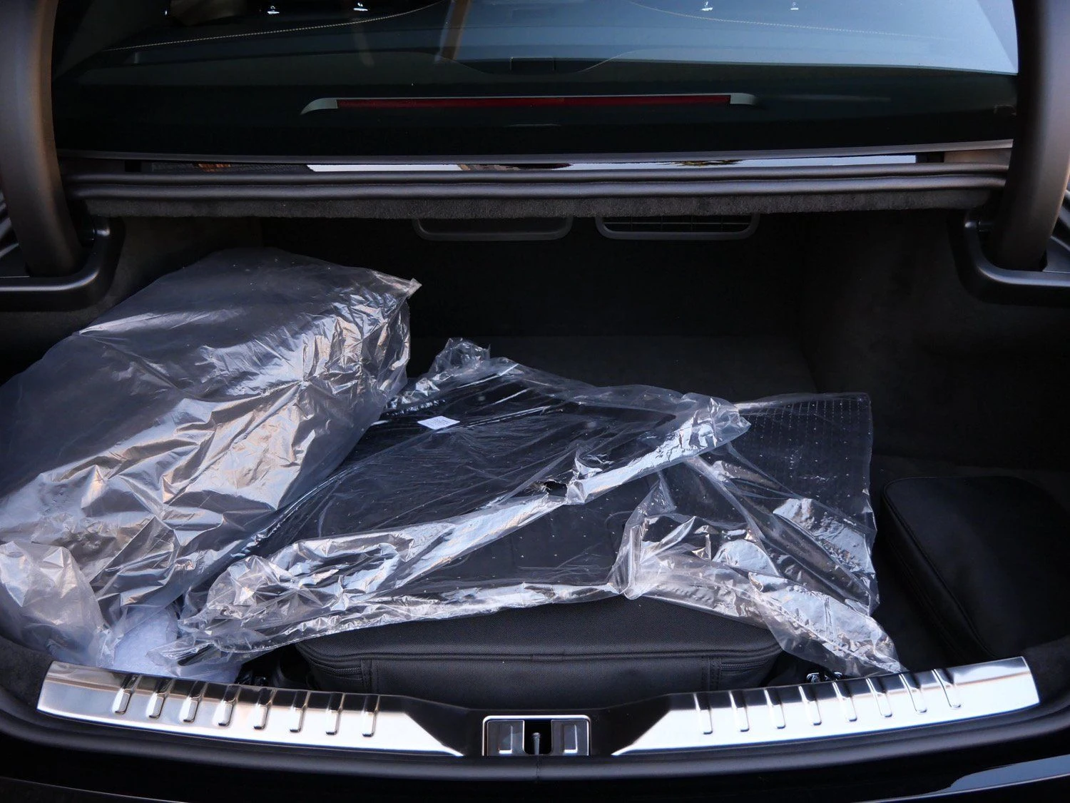 2026 Bentley Flying Spur trunk
