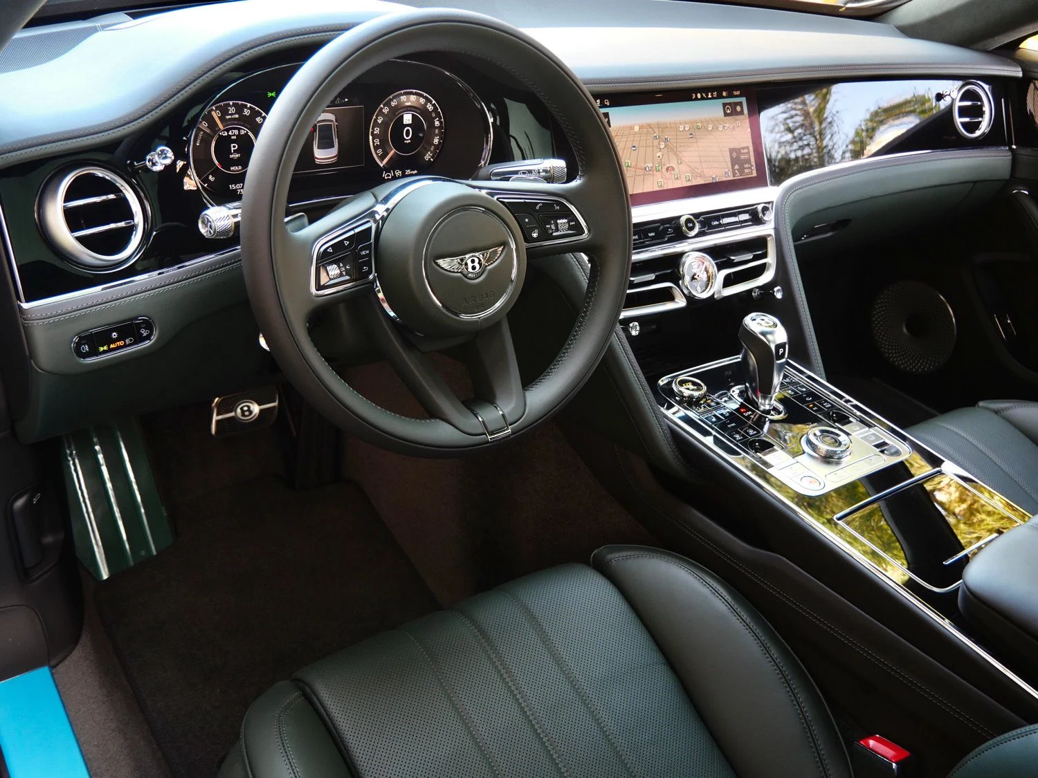 2026 Bentley Flying Spur interior, Cumbrian Green