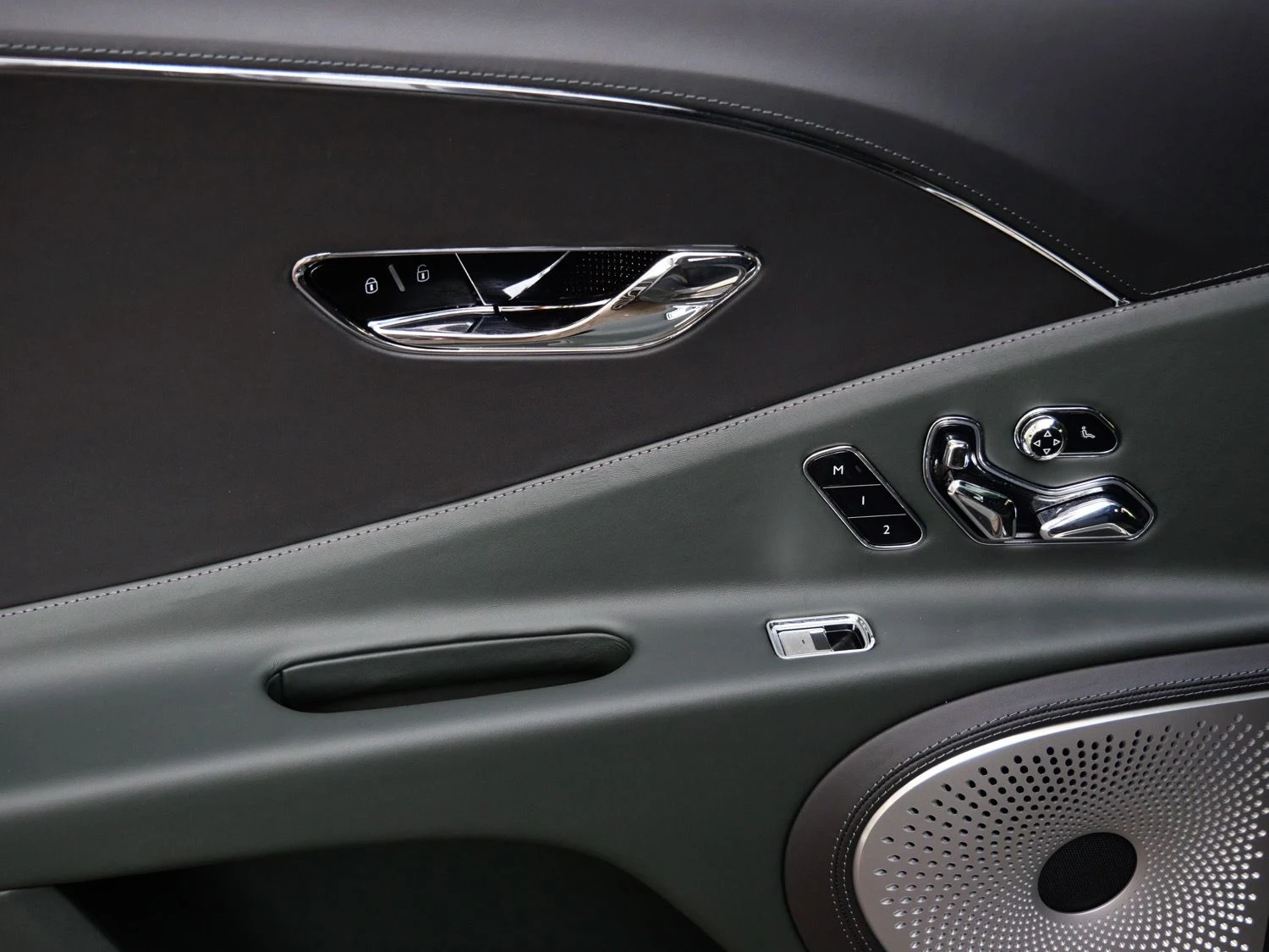 2026 Bentley Flying Spur interior, door panel, Cumbrian Green