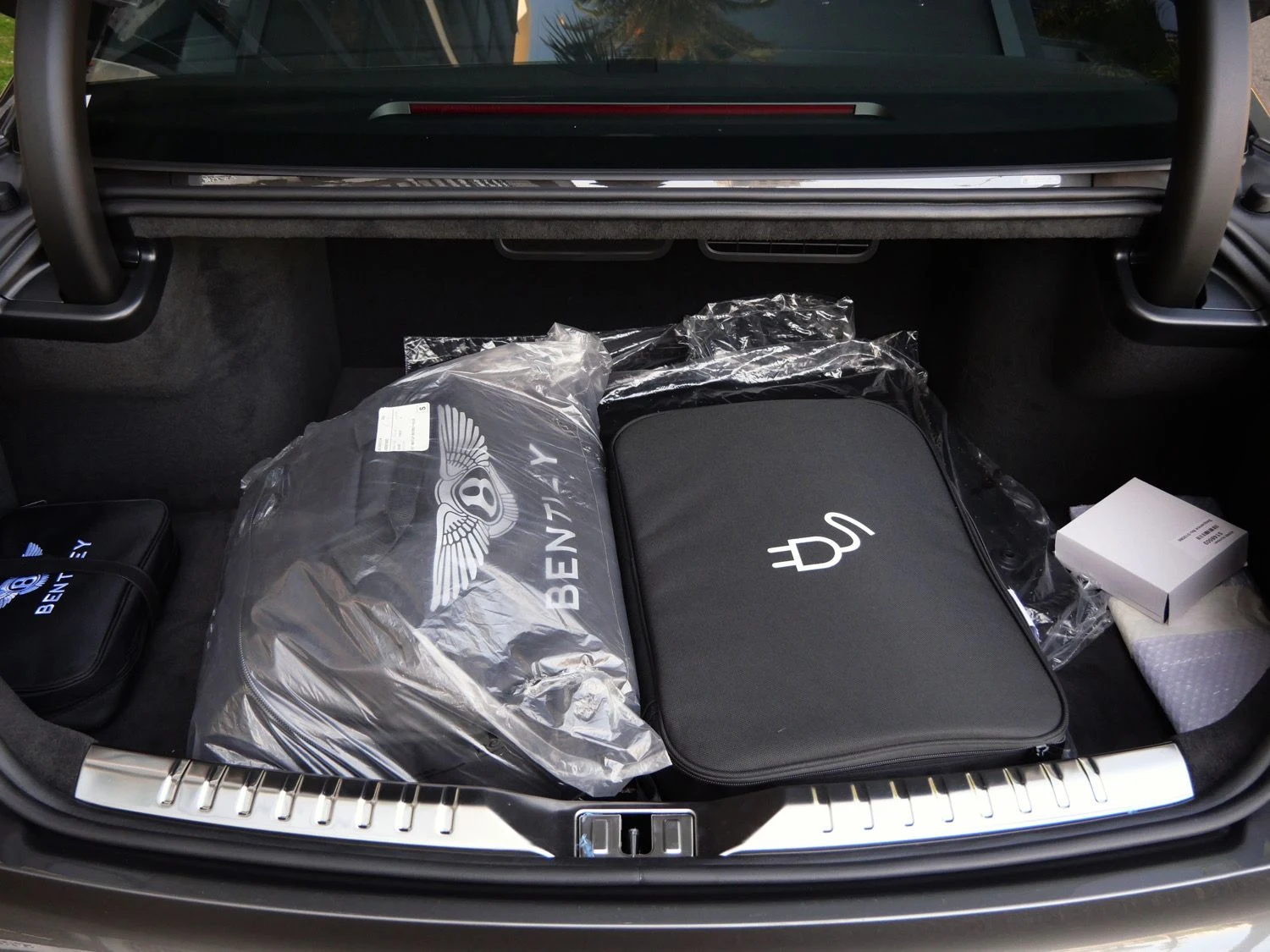 2026 Bentley Flying Spur trunk