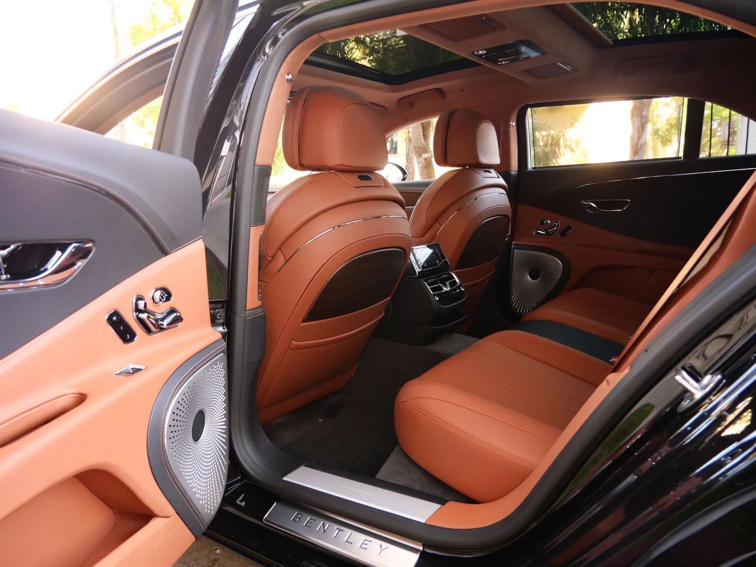 2026 Bentley Flying Spur interior, seats, Saddle