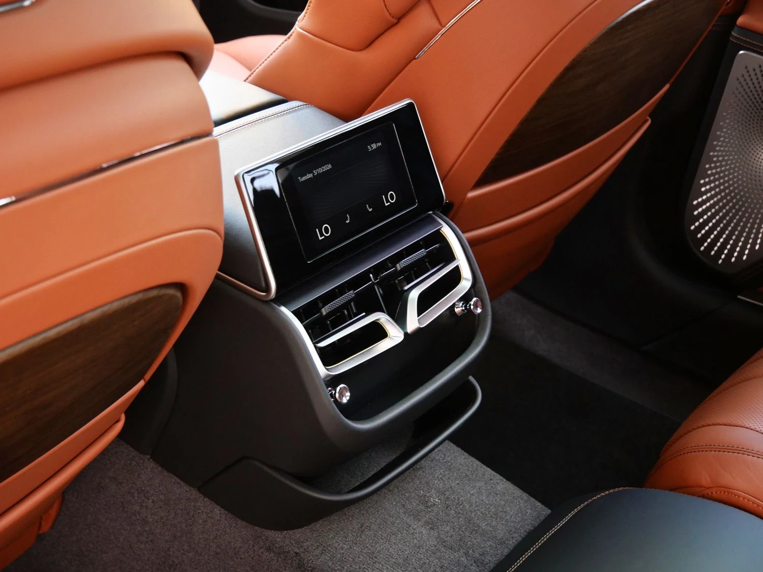 2026 Bentley Flying Spur interior, Saddle