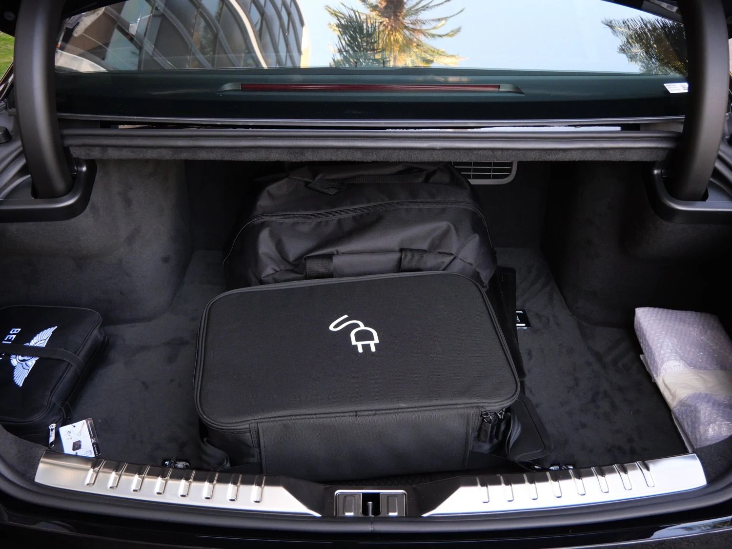 2026 Bentley Flying Spur trunk