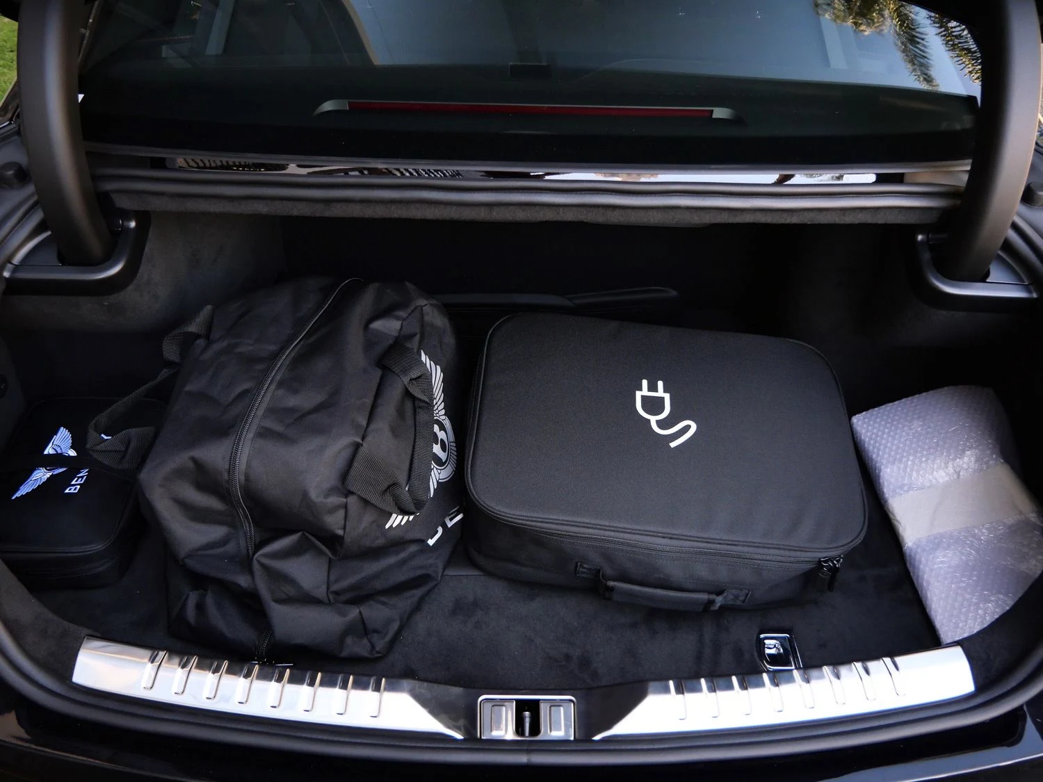 2026 Bentley Flying Spur trunk