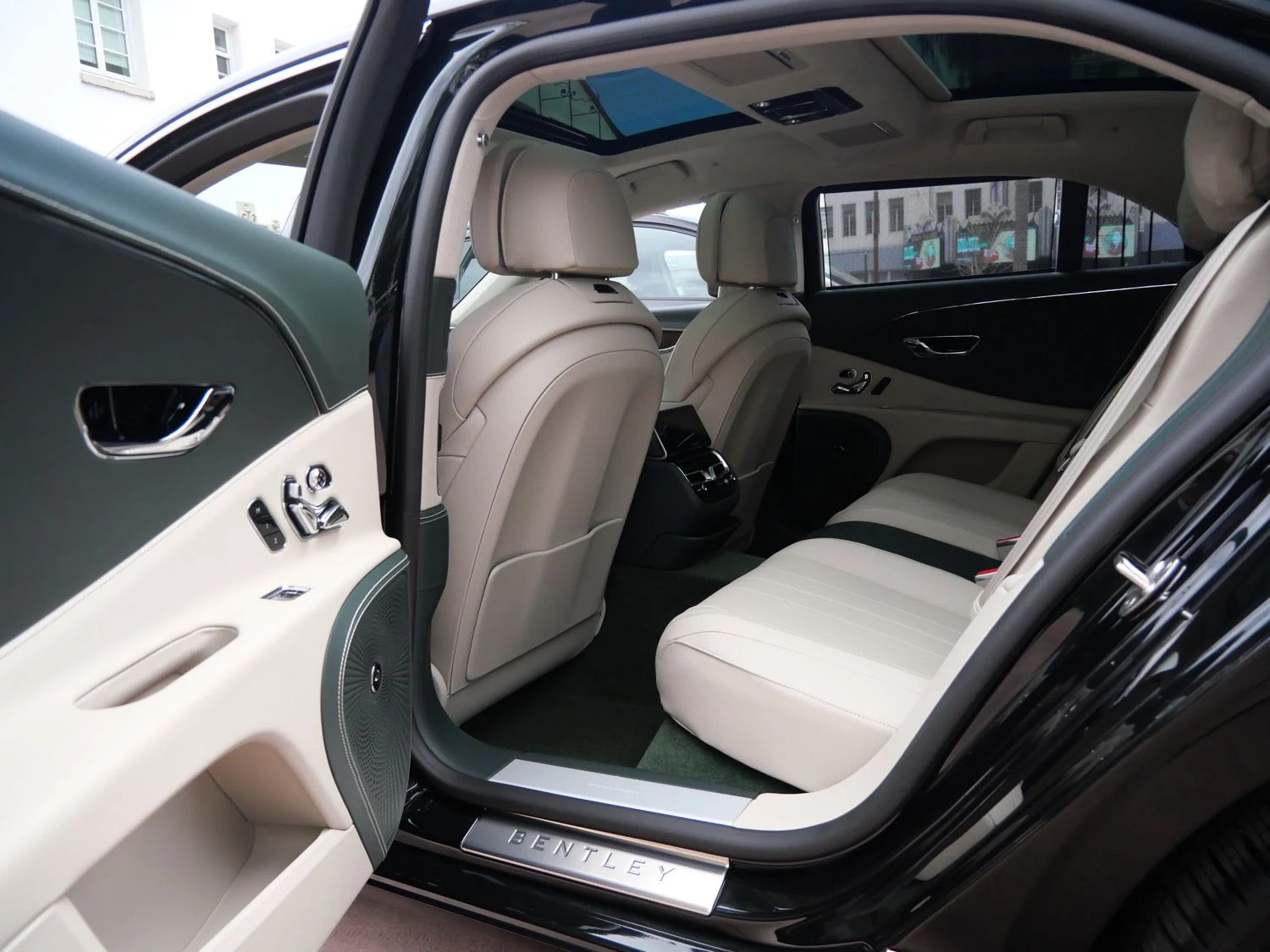 2026 Bentley Flying Spur interior, Portland