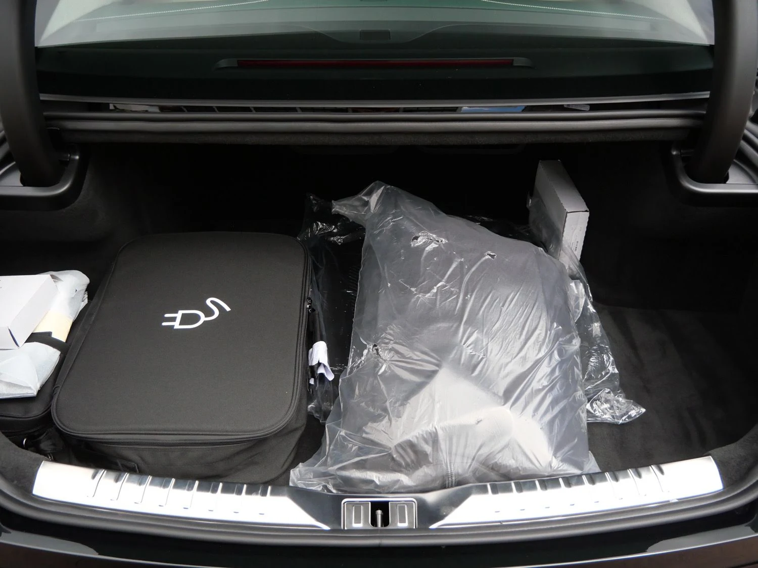 2026 Bentley Flying Spur trunk