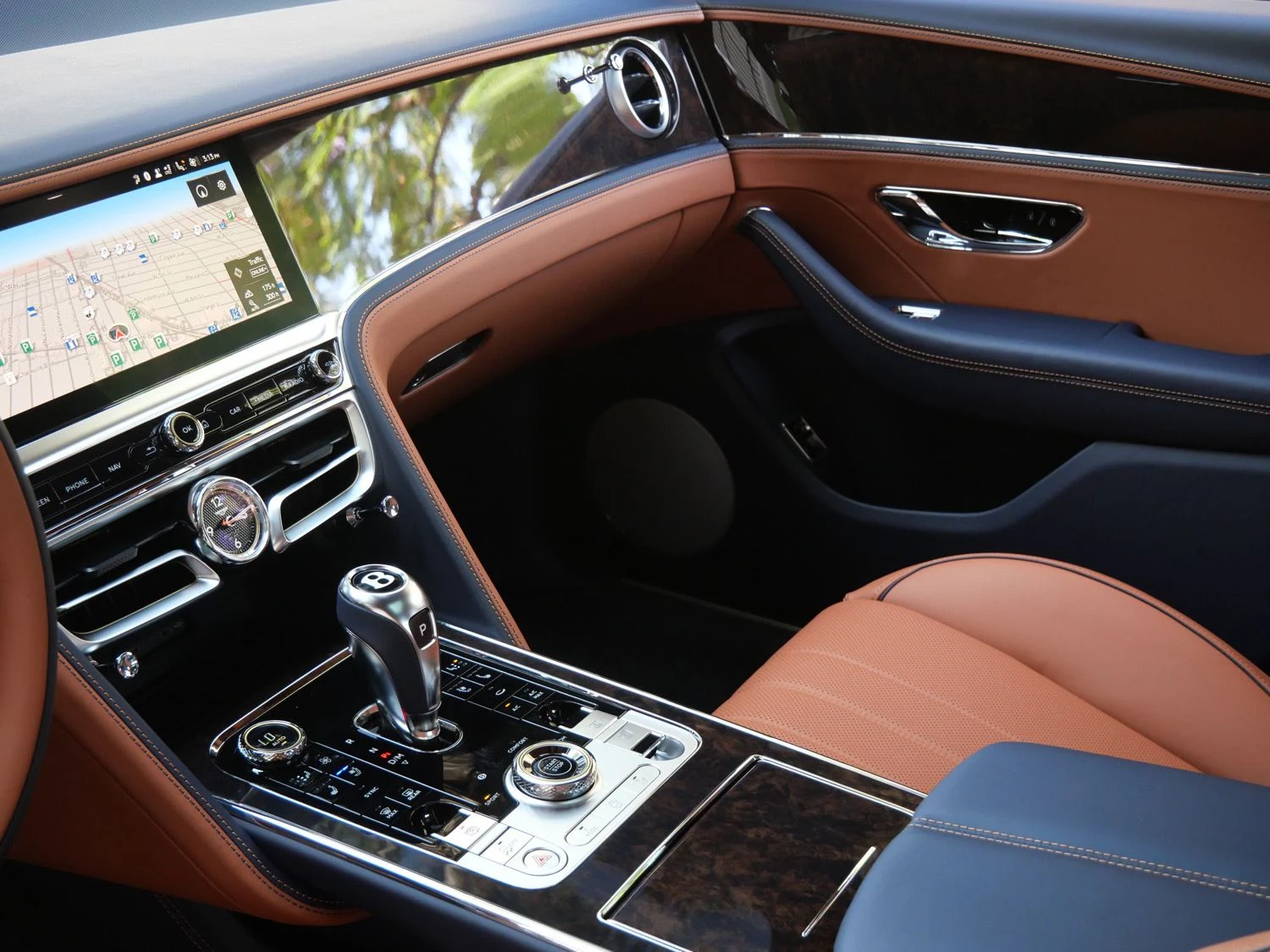 2026 Bentley Flying Spur interior, Saddle
