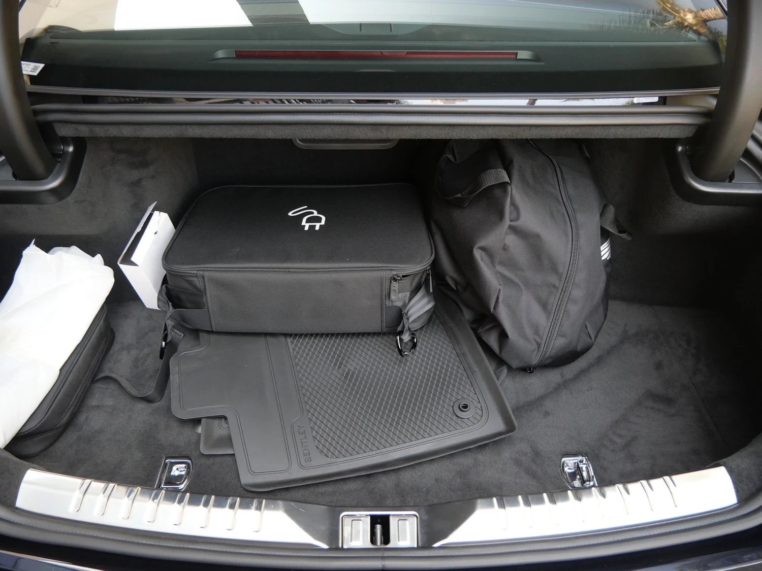 2026 Bentley Flying Spur trunk