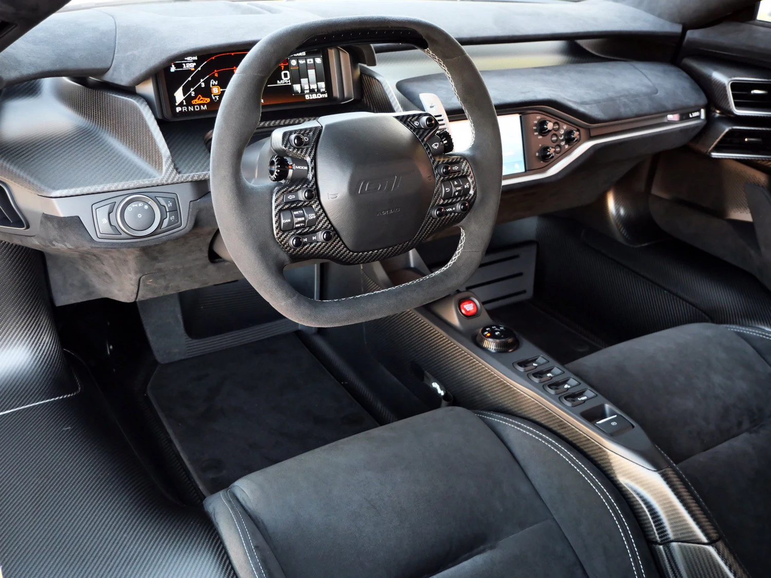 2020 Ford GT Carbon Series interior, dashboard, Carbon