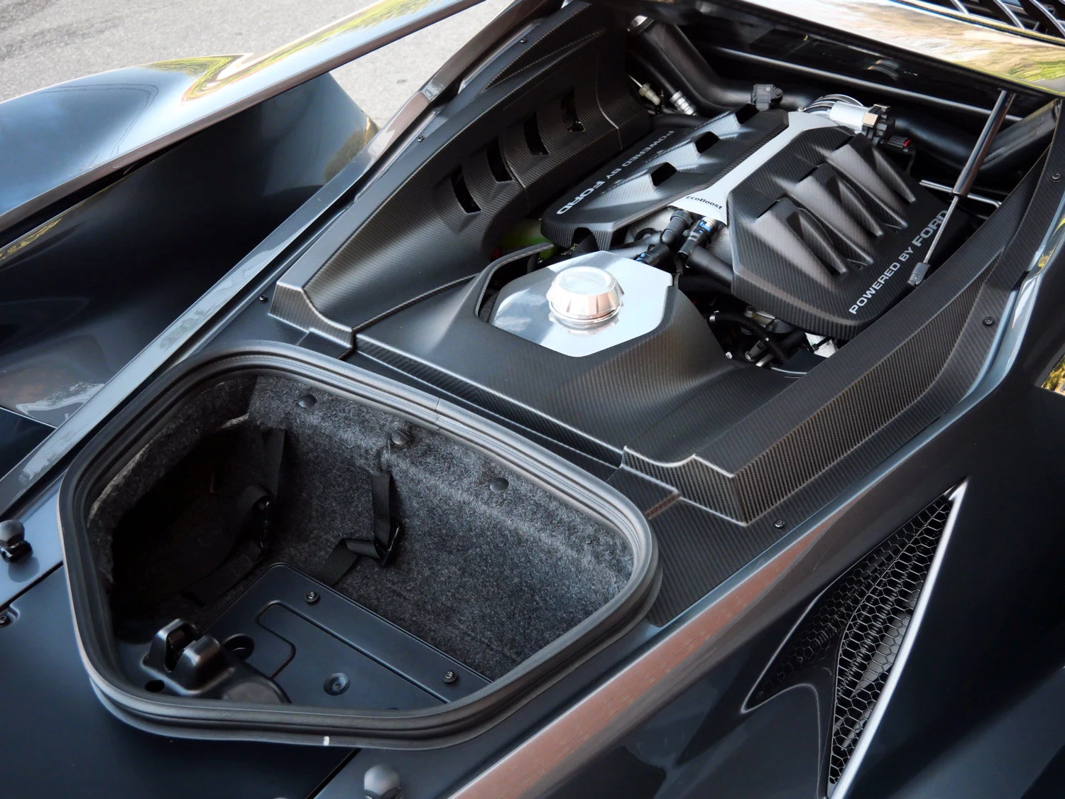 2020 Ford GT Carbon Series engine