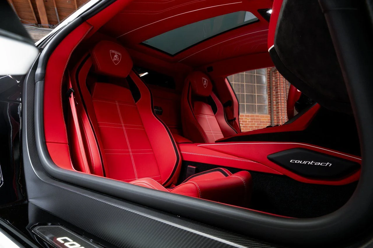 2022 Lamborghini Countach LPI 800-4 interior, seats, Nero Ade