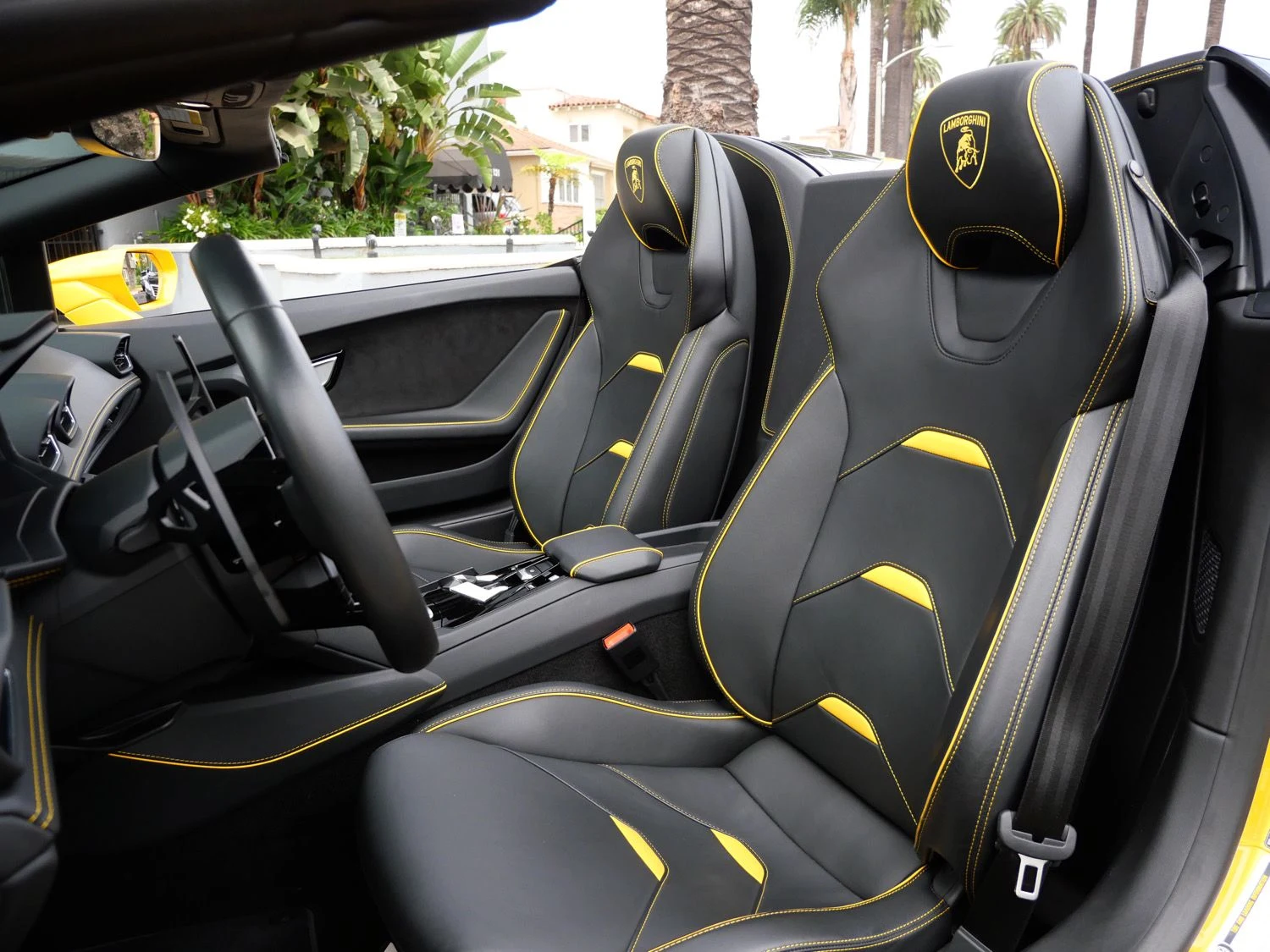 2024 Lamborghini Huracán EVO Spyder interior, seats, Nero Ade