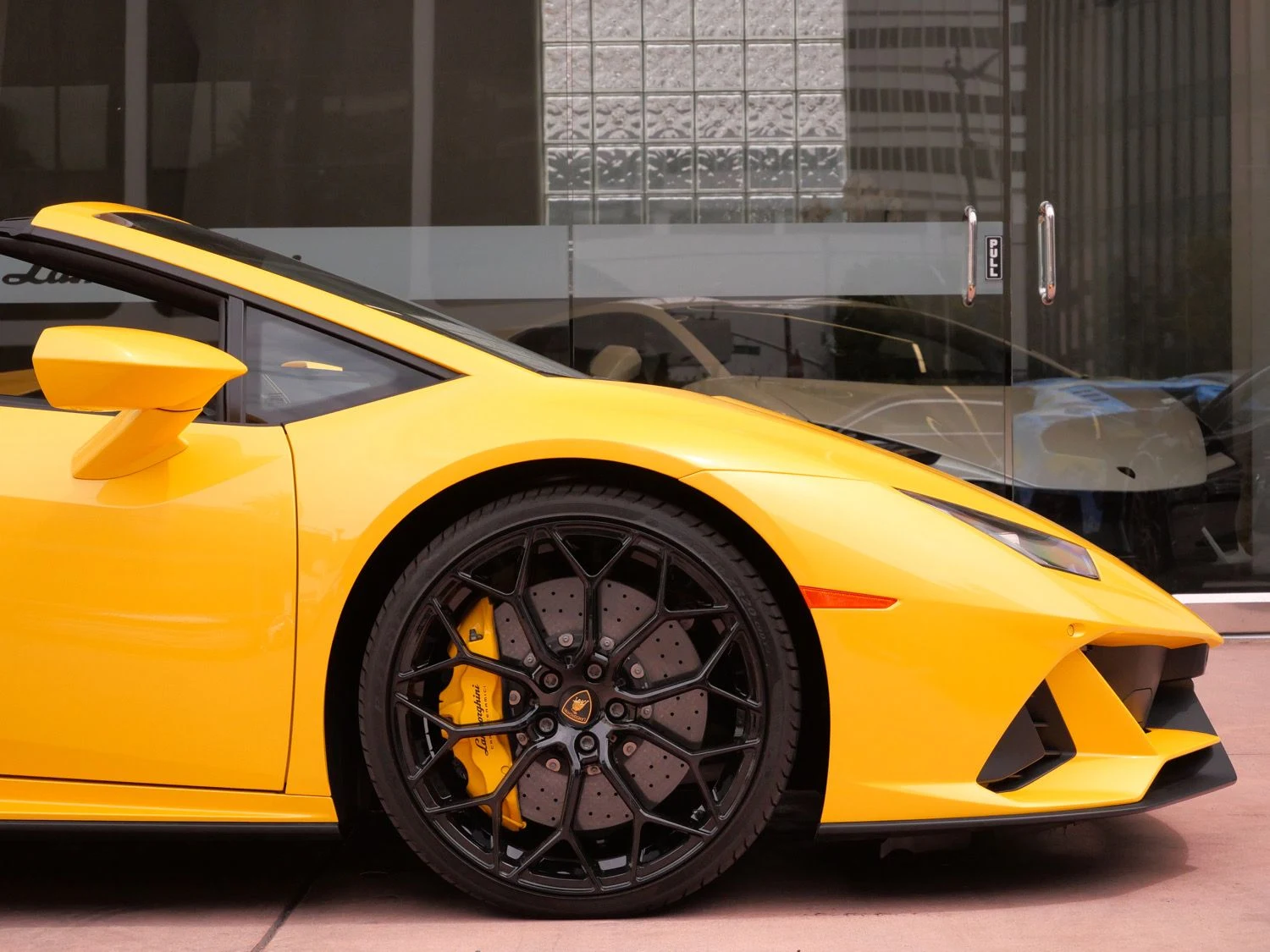 2024 Lamborghini Huracán EVO Spyder for sale, exterior, Yellow