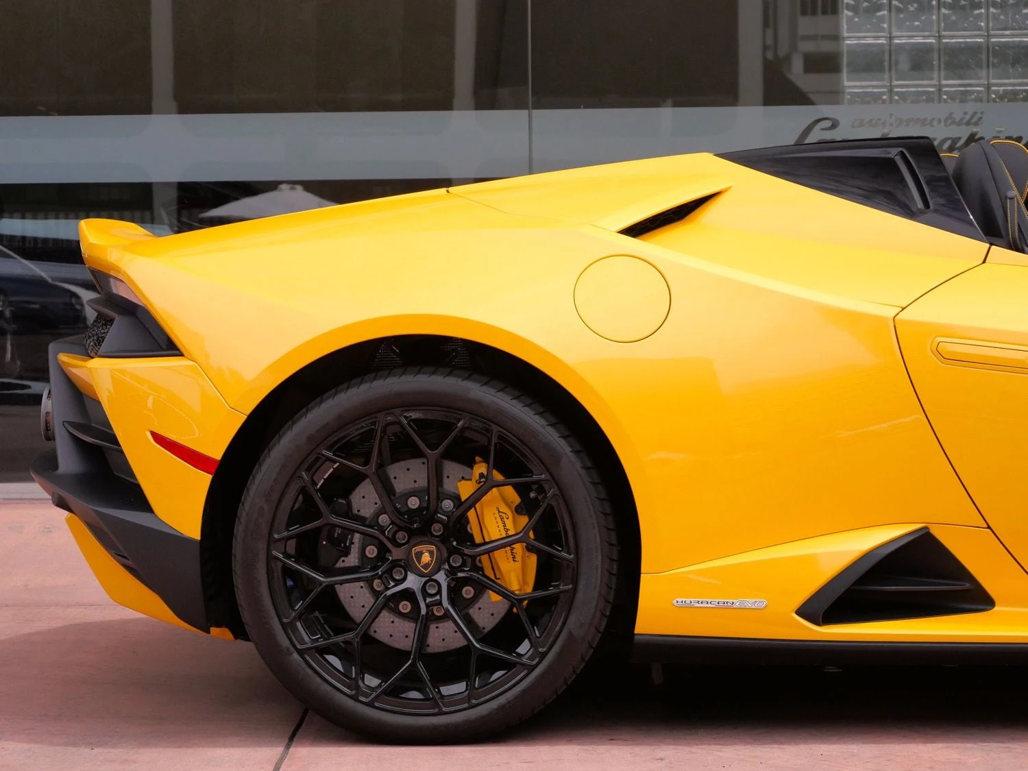 2024 Lamborghini Huracán EVO Spyder for sale, exterior, Yellow