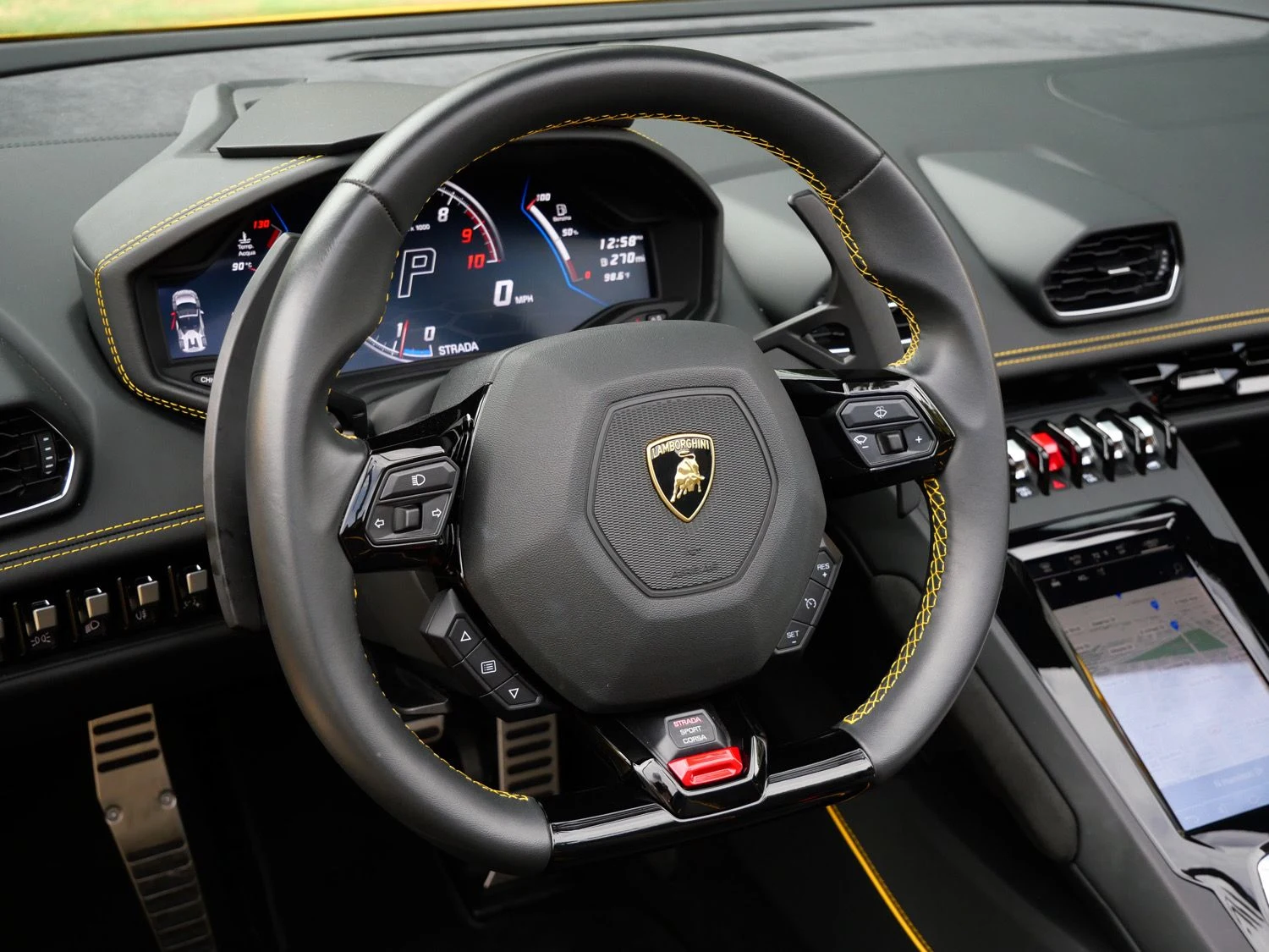 2024 Lamborghini Huracán EVO Spyder interior, Nero Ade
