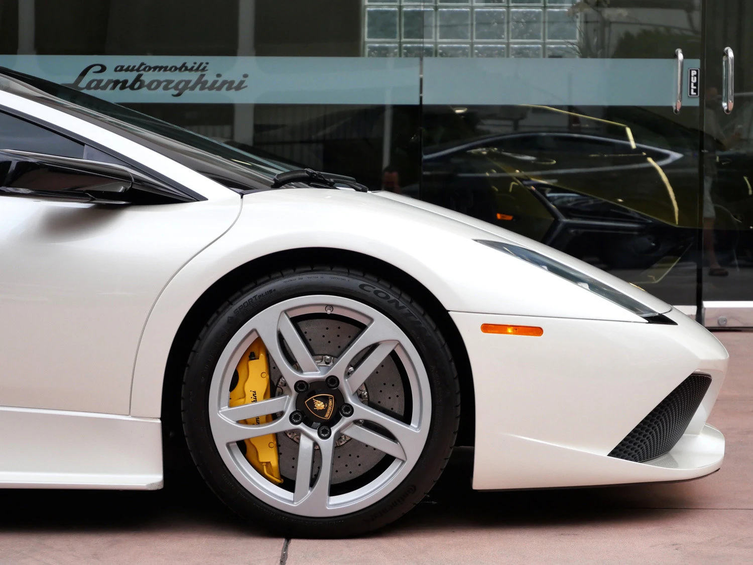 2009 Lamborghini Murciélago LP640 for sale, exterior, White