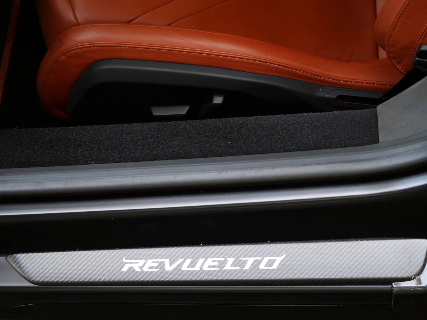 2025 Lamborghini Revuelto interior, door sill, Nero Ade