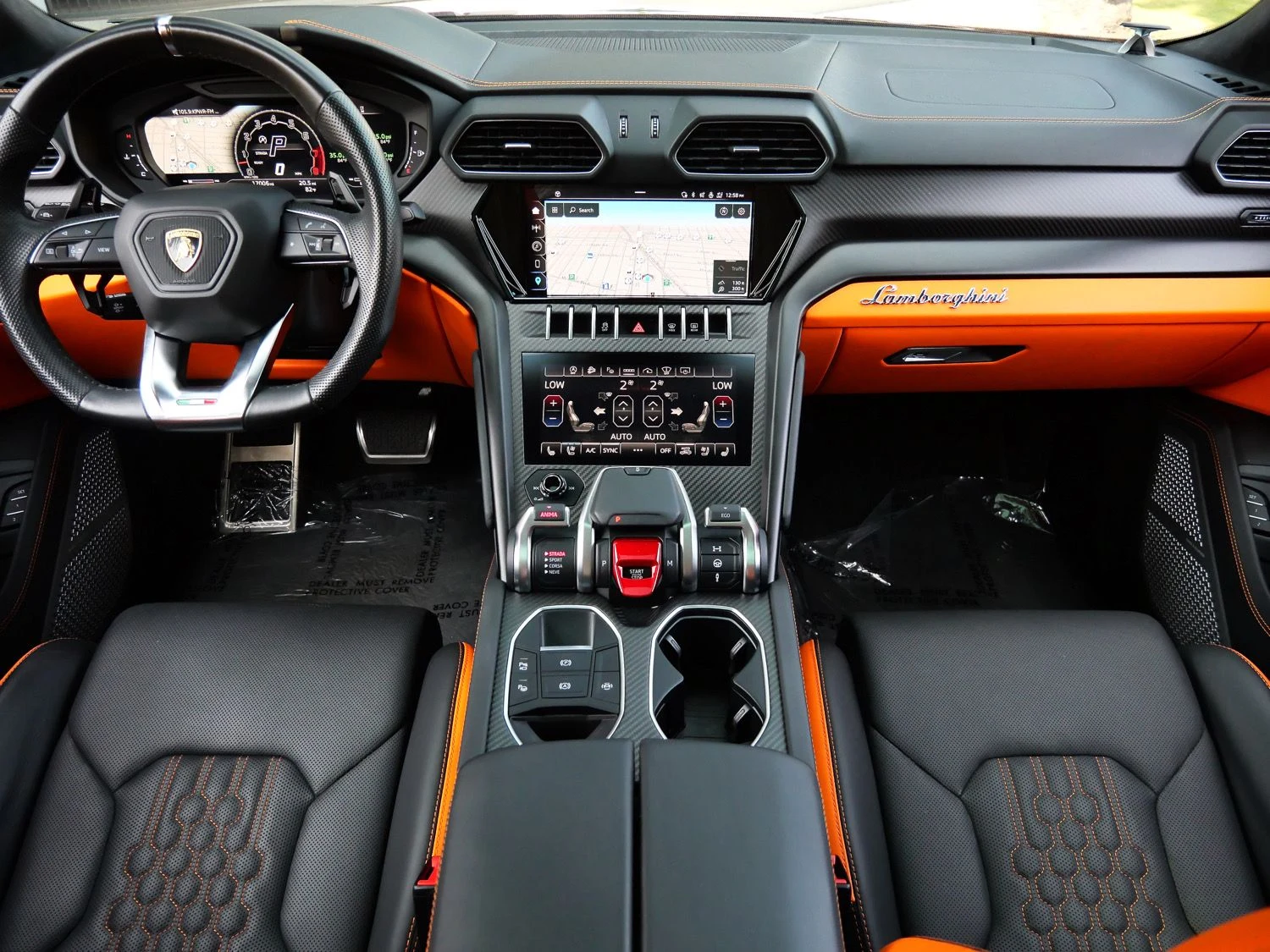 2023 Lamborghini Urus S interior, Nero Ade