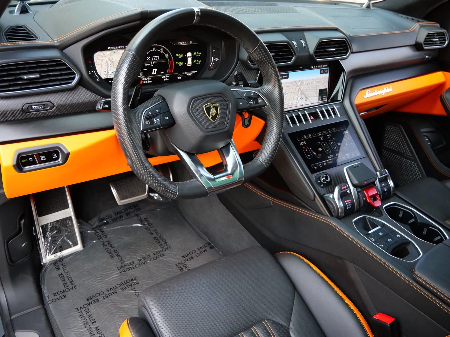 2023 Lamborghini Urus S interior, Nero Ade