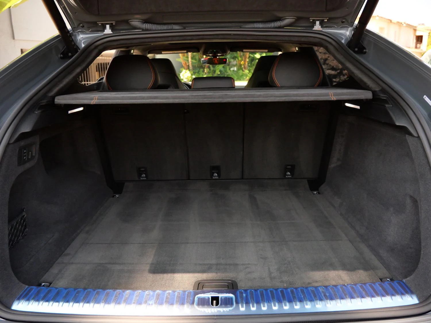 2023 Lamborghini Urus S trunk
