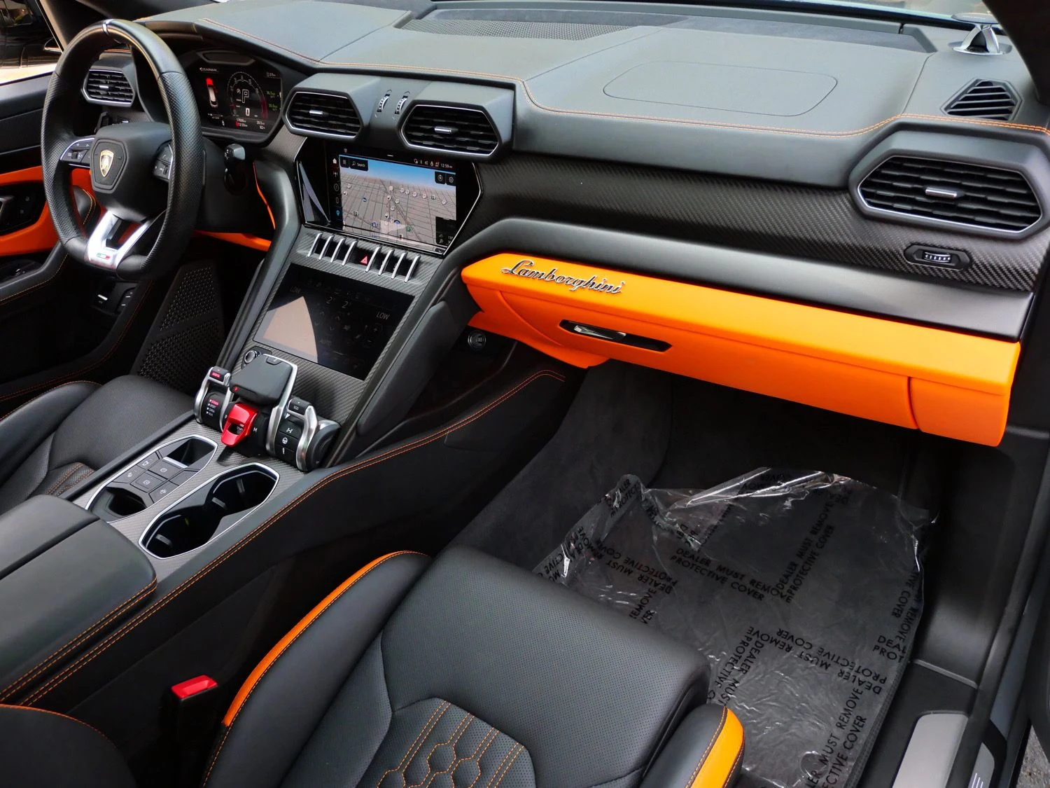 2023 Lamborghini Urus S interior, Nero Ade
