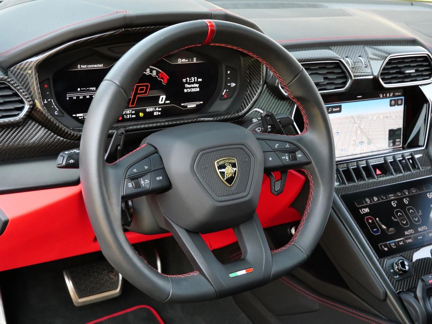 2023 Lamborghini Urus S interior, Nero Ade