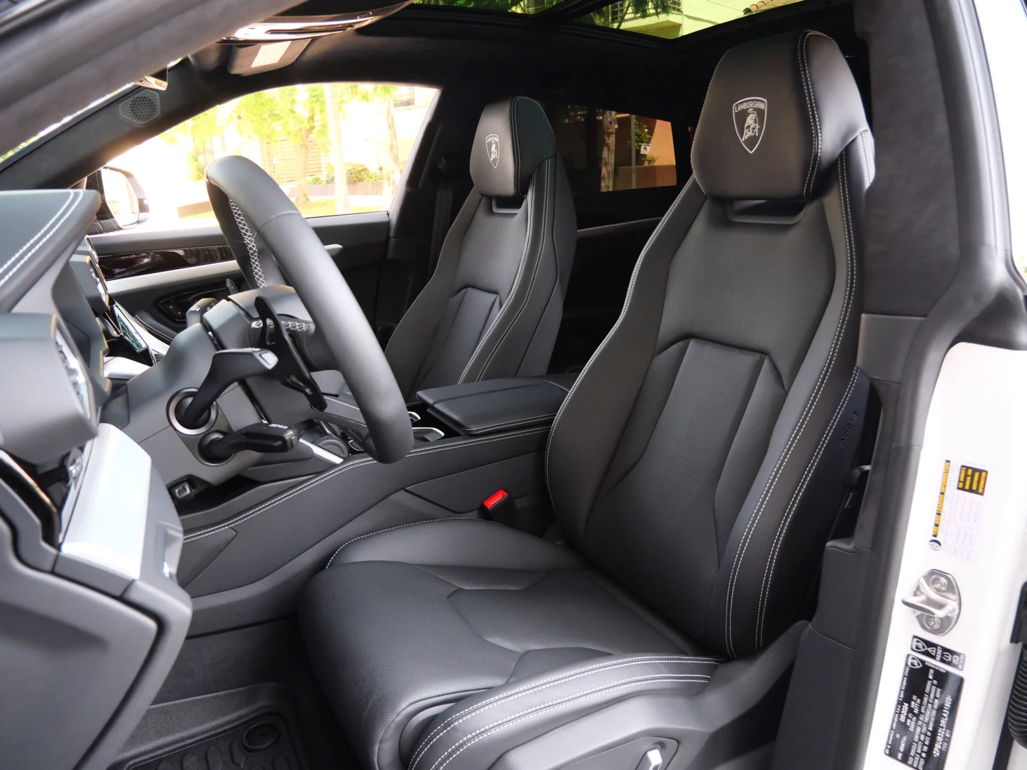 2024 Lamborghini Urus S interior, seats, Nero Ade/Bianco Leda
