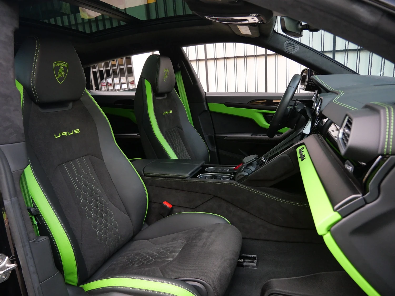 2024 Lamborghini Urus S interior, seats, Nero Ade/Verde Fauns