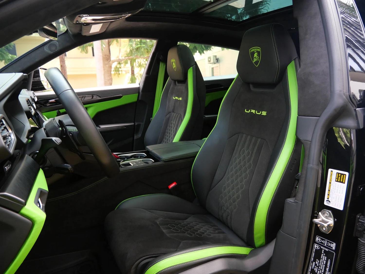 2024 Lamborghini Urus S interior, seats, Nero Ade/Verde Fauns