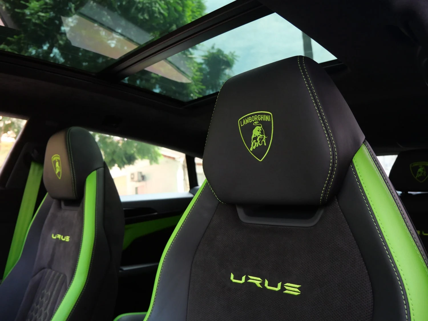 2024 Lamborghini Urus S interior, seats, Nero Ade/Verde Fauns