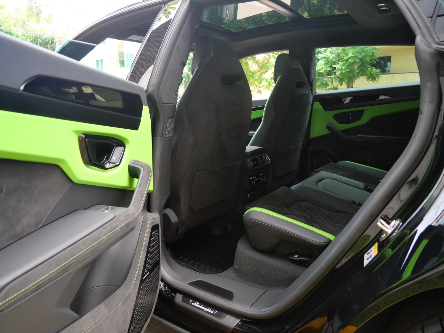 2024 Lamborghini Urus S interior, seats, Nero Ade/Verde Fauns