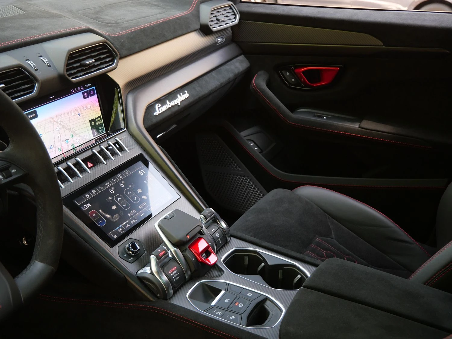 2024 Lamborghini Urus Performante interior, dashboard, Nero Ade/Rosso Alala