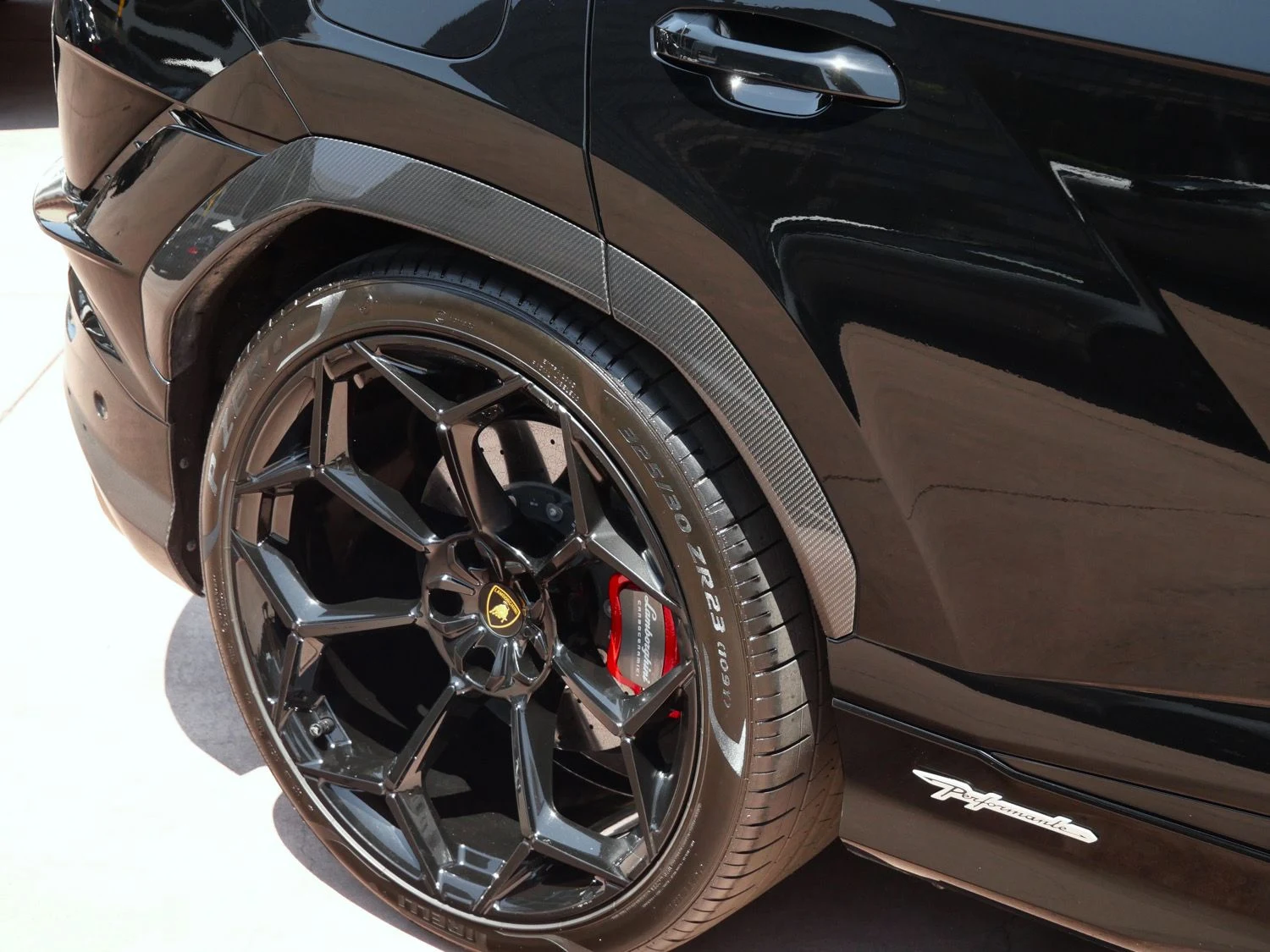 2024 Lamborghini Urus Performante wheel