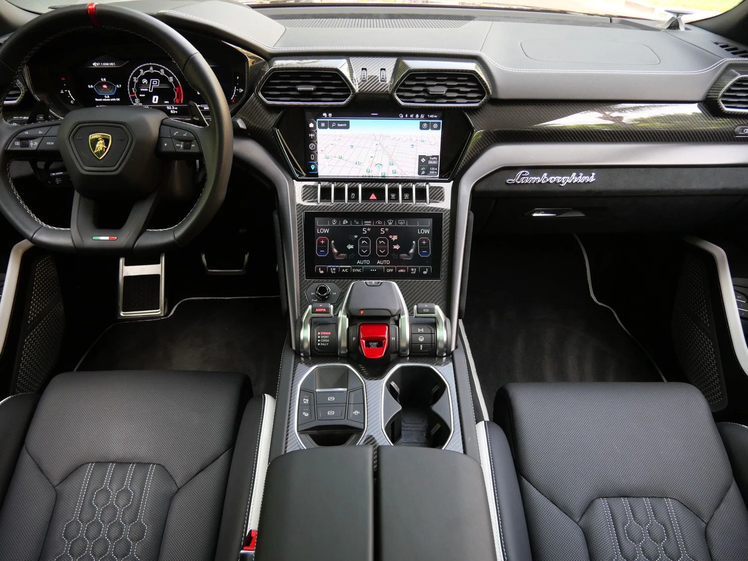 2024 Lamborghini Urus Performante interior, Nero Cosmus/Bianco Leda