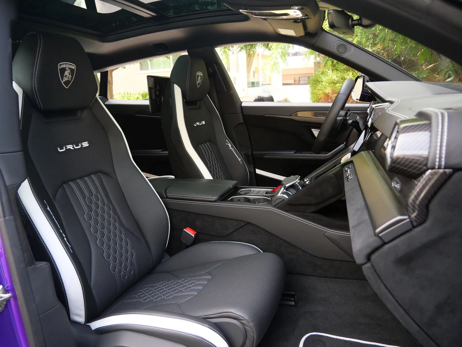 2024 Lamborghini Urus Performante interior, seats, Nero Cosmus/Bianco Leda