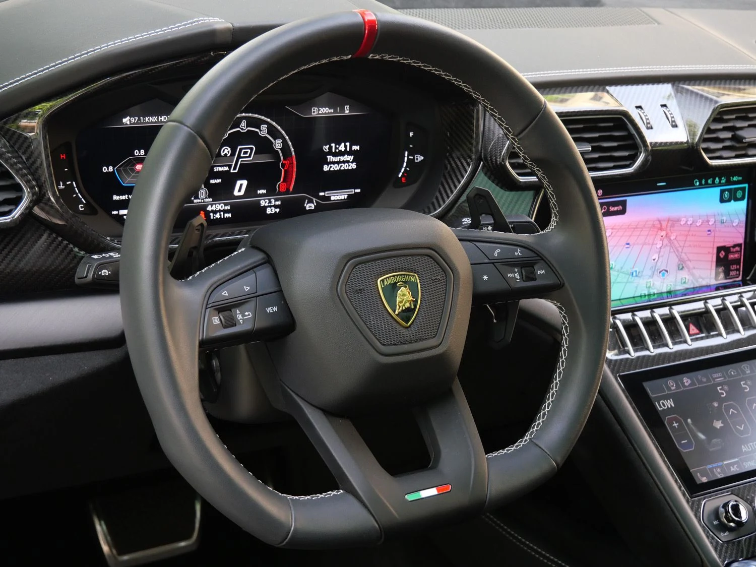 2024 Lamborghini Urus Performante interior, Nero Cosmus/Bianco Leda