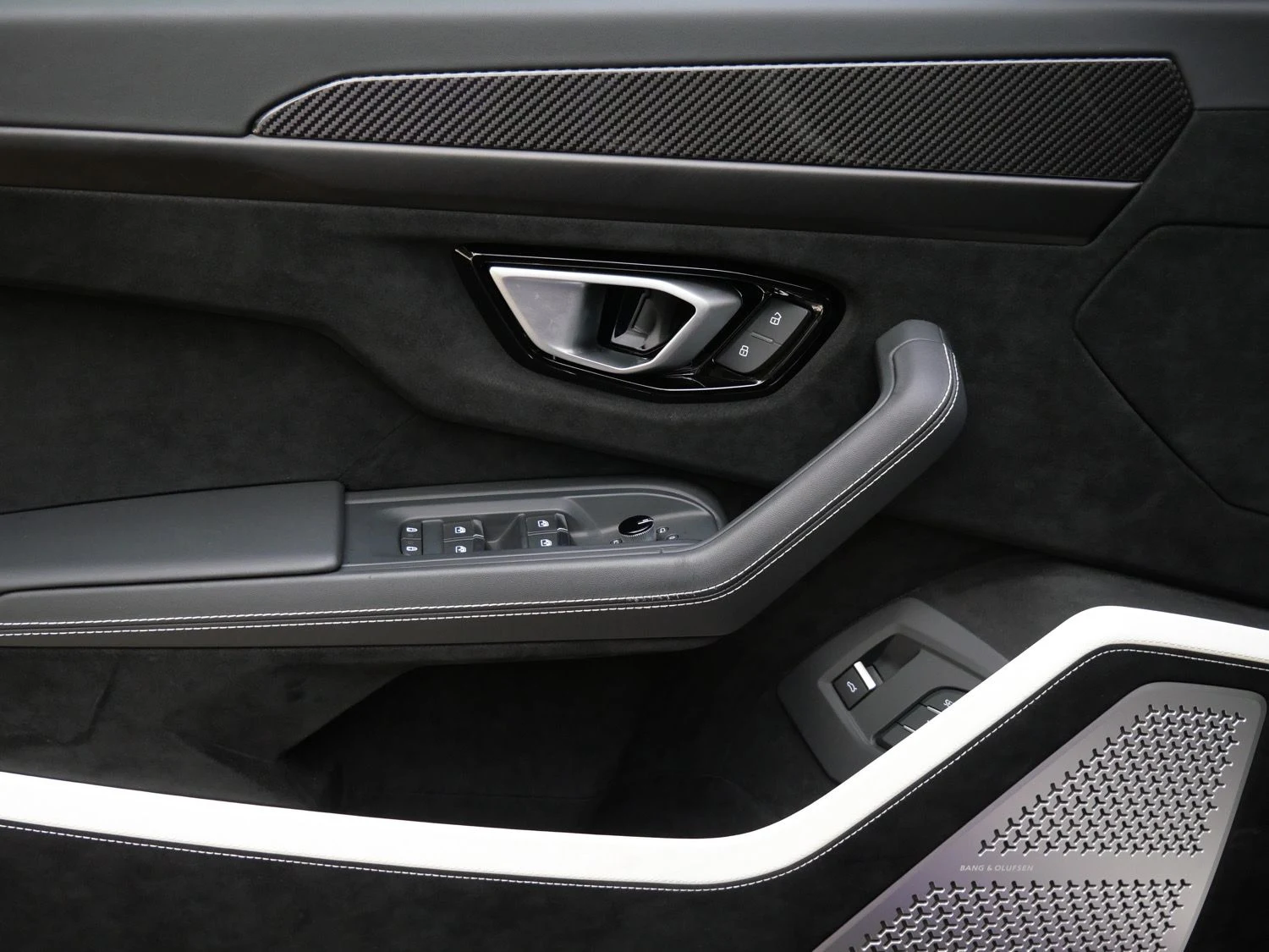 2024 Lamborghini Urus Performante interior, door panel, Nero Cosmus/Bianco Leda