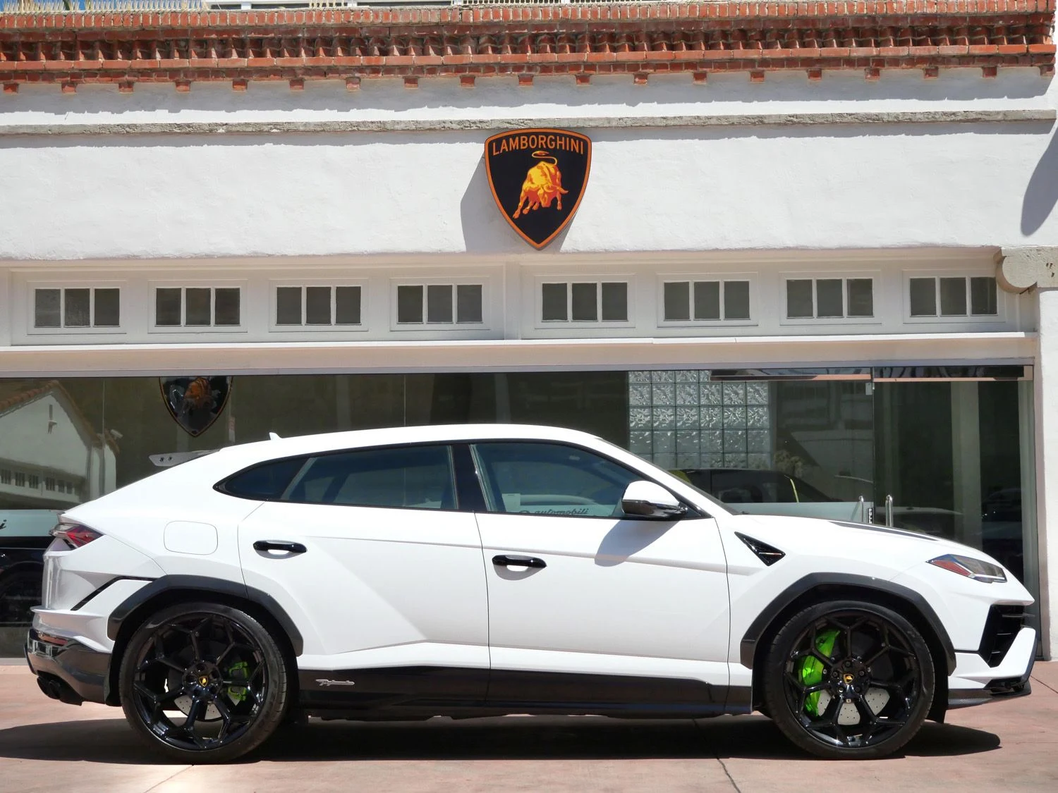 2024 Lamborghini Urus Performante for sale, exterior, White
