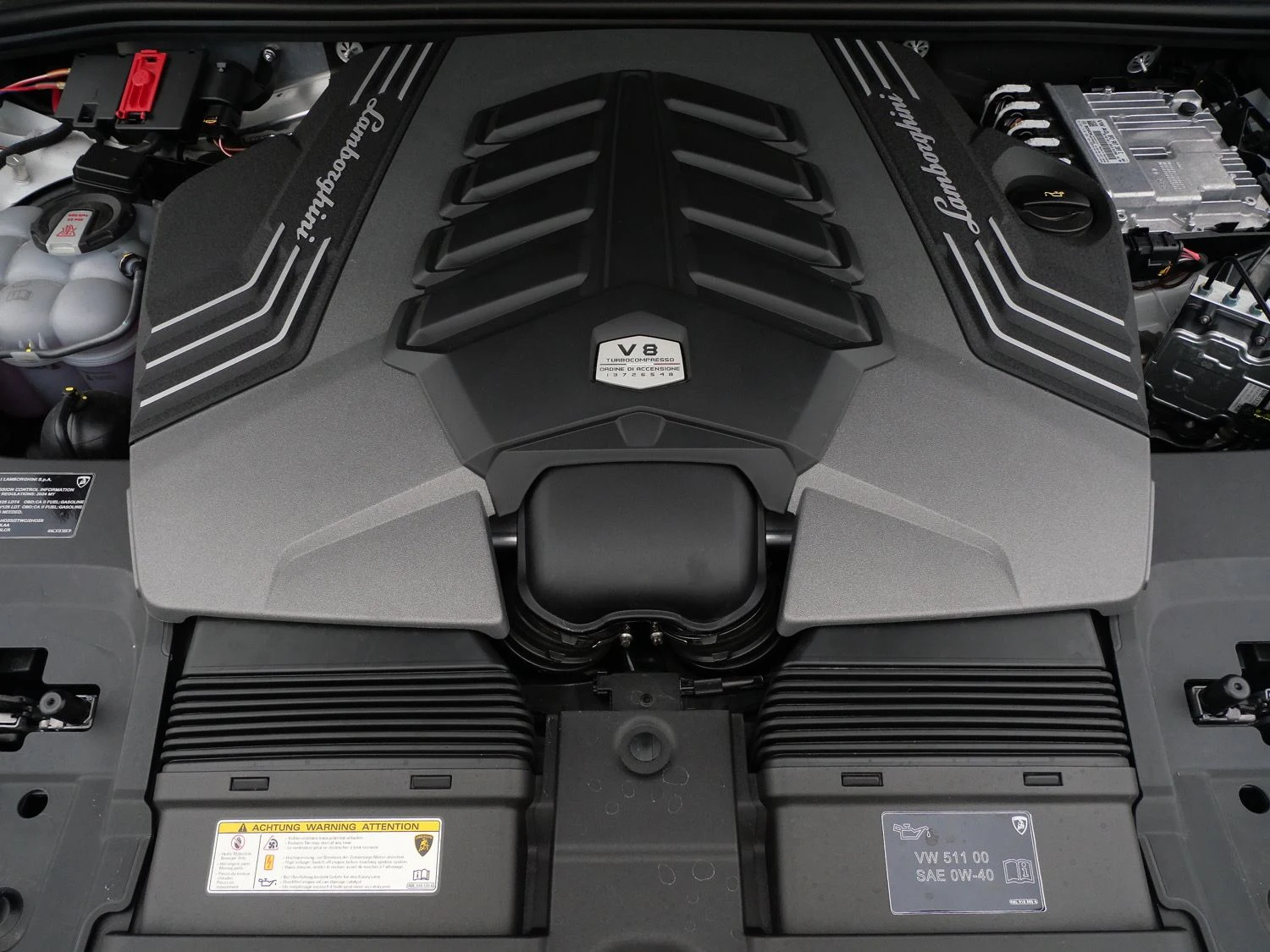 2024 Lamborghini Urus Performante engine