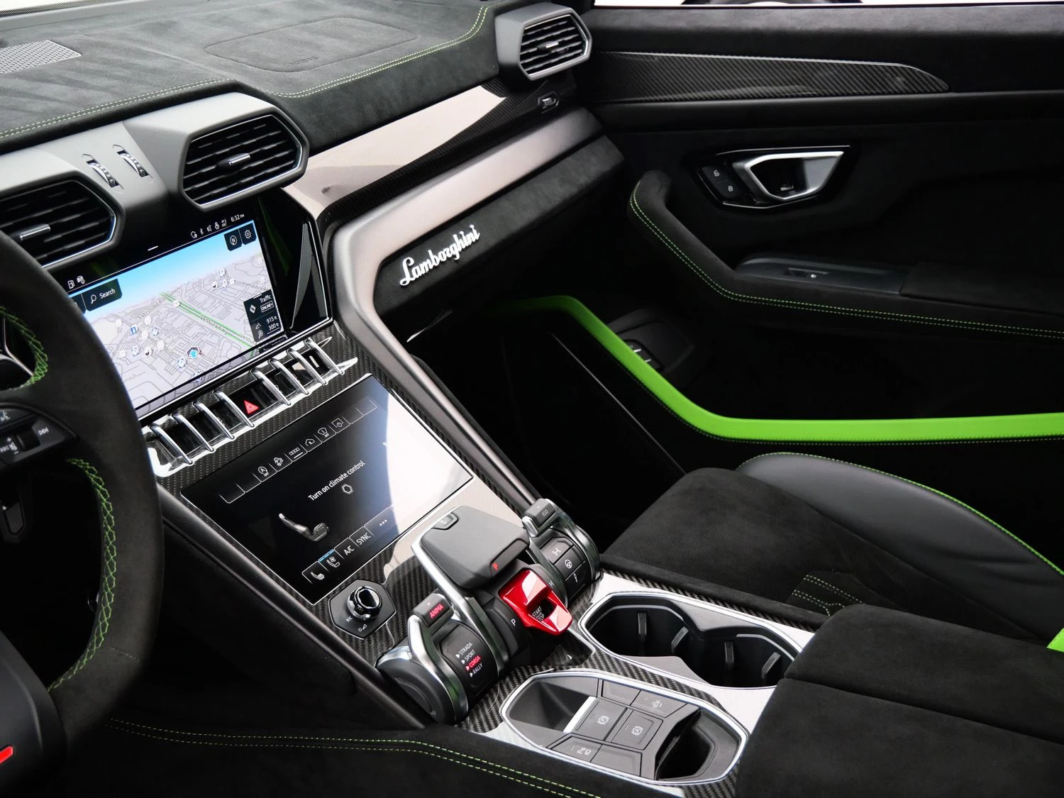 2024 Lamborghini Urus Performante interior, Nero Cosmus/Verde Faurus