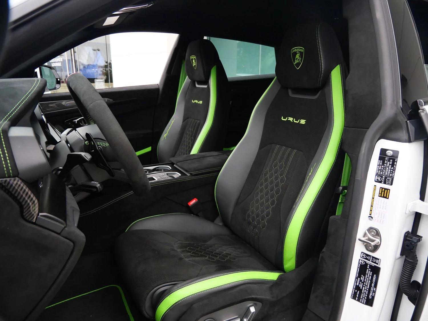 2024 Lamborghini Urus Performante interior, seats, Nero Cosmus/Verde Faurus