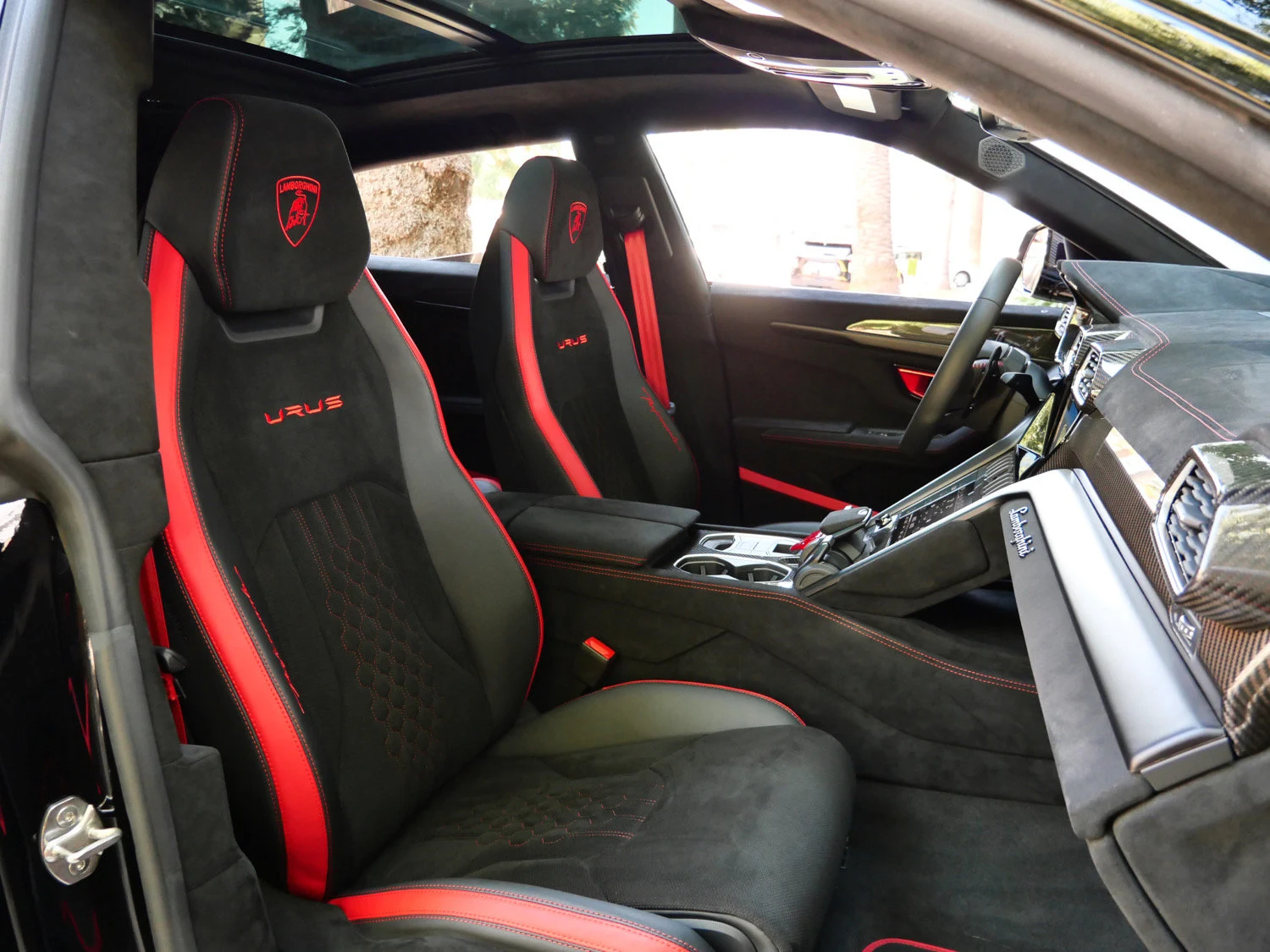 2024 Lamborghini Urus Performante interior, seats, Nero Cosmus/Rosso Alala