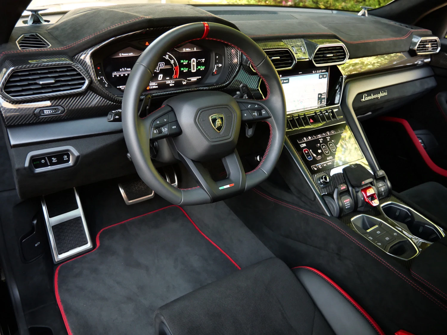 2024 Lamborghini Urus Performante interior, Nero Cosmus/Rosso Alala
