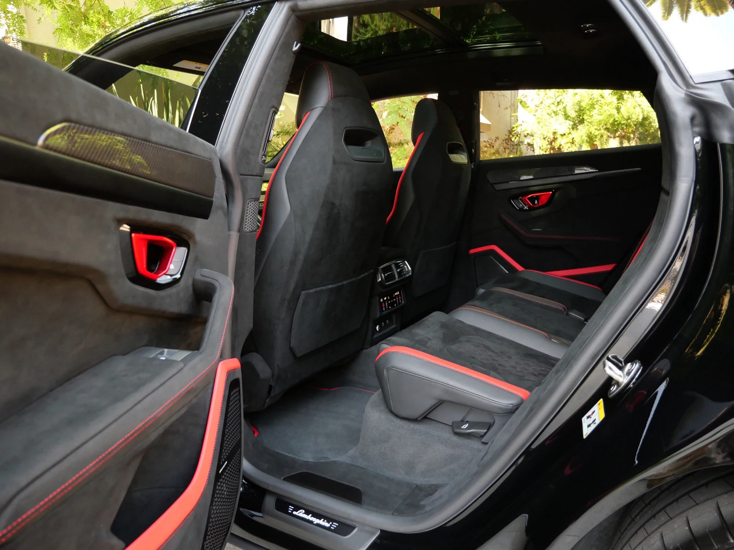 2024 Lamborghini Urus Performante interior, seats, Nero Cosmus/Rosso Alala